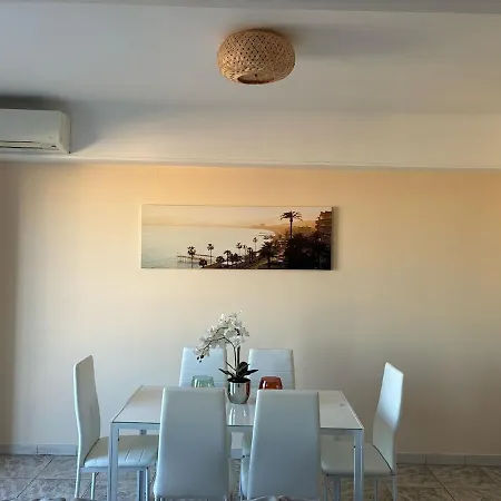 Sea View - Stylish