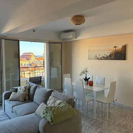 Sea View - Stylish